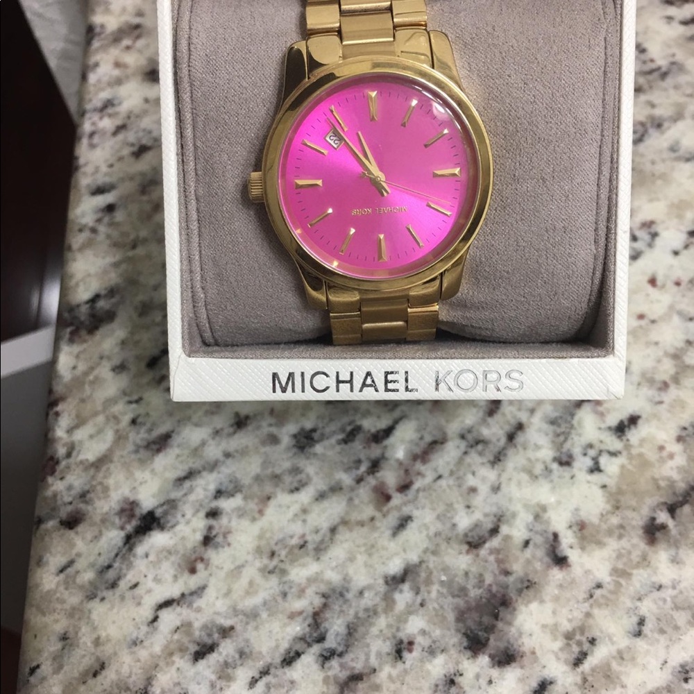Mk watch used but good condition need batteries